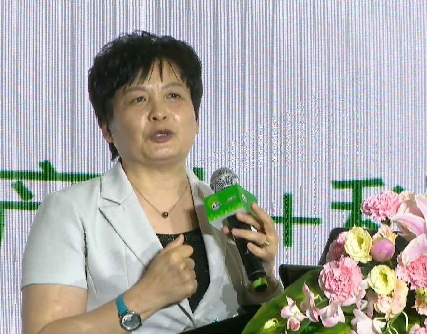 【授課動態(tài)】中國人民大學(xué)秦虹教授出席“城市煥新 筑造美好生活”云峰會并做《城市更新：城市發(fā)展的新機遇》主題發(fā)言